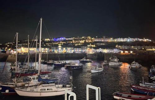 Sea Whispers at Porthleven - Foto 16