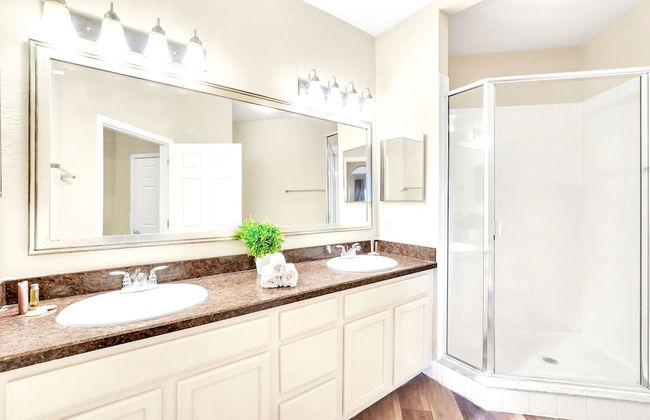 Upstay - Modern Family Apartment w Pool Hot Tub - Foto 15