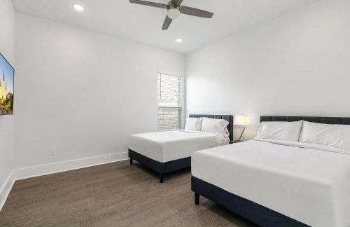 New 4 Bed luxury house w/Private Heated Pool - Foto 25