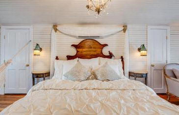 Fairytale Loft Suite 1 bed, 1 bath Luxury Apartment in Downtown Belmont - Foto 2