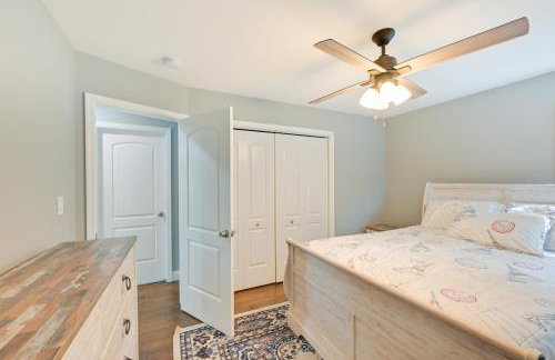 Hampton Bays Retreat Walk to Squires Beach! - Foto 13