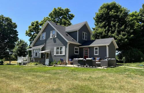 Home 7 beds, 2 baths Farmstay at Pygmy Goat Farm Byron Center Michigan - Foto 33