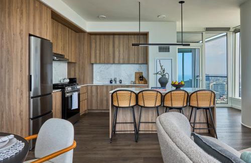 Lux Apts with Lake Views and Top Amenities - Foto 75