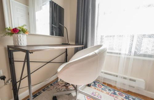 2 BD Next to Central Park - Photo 4