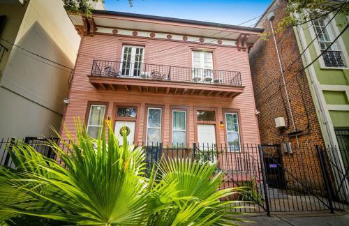 Governors Apartment - Steps to French Quarter - Photo 1