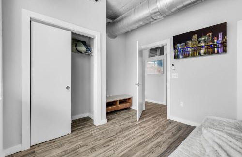 Chic 2BR Getaway Walk to Breweries and Art Walk - Photo 3