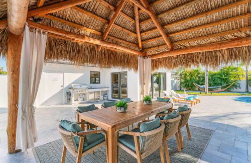 Tiki Hut Paradise Mins to Beach w Fire Pit - Foto 35