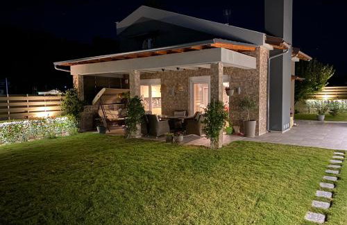 Villa ELi - Luxury Nature Getaway - Strategically located for Beach Exploration - Onsite Power for Electric Vehicle - Foto 12