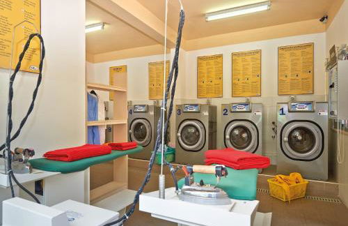 Modern Chalet w/ Pool Views - Foto 36