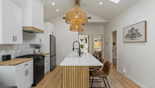 The Oaks, Stylish Luxury Stay, Fire Pit & Patio - Foto 5, stove, dishwasher