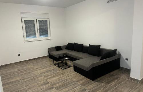 Olive House - Photo 7