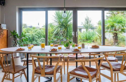 Architect designed spacious five bed house by sea - Foto 35