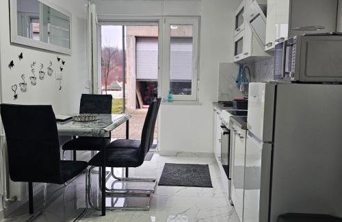 ENA 1&2 apartments-free parking 2200 m2-truck,trailer,boats friendly-EASY D1 access - Foto 29