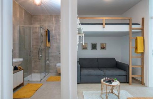 Beautiful Apartment In Plomin Luka - Foto 7