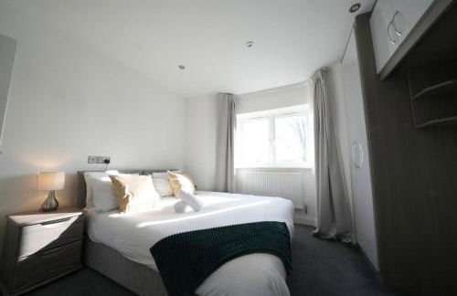 HEATHROW AIRPORT apartments-FREE parking-Free underground to and from Heathrow-30 min central London - Foto 19