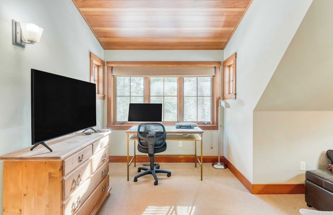 Ward Creek by Avantstay 5 Min Walk to Lake, Deck - Foto 25