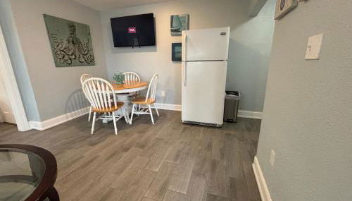 Dolphin Updated Cottage On River - 1 Mile to Beach Kitchen Washer Dryer - Foto 5