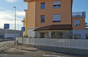 The Orange Flat - Photo 17