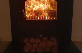 Large private home with small lake and garden - Photo 3