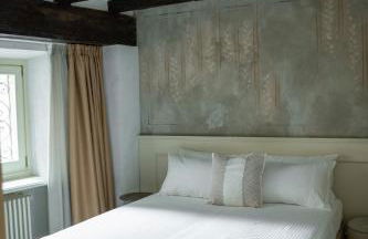 3 Bedrooms Old Town Secret Gem with Private Garden - Foto 7