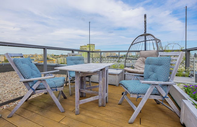 Apartment With Terrace by Renters - Photo 23