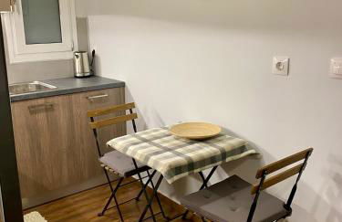 Cozy & Connected, Walk to Culture, Metro in Minutes - Foto 18