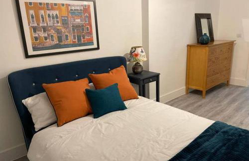 Stunning and Spacious 2bed flat in central Woking - Foto 4