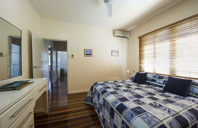 Picnic Bay Apartments Unit 4 - Photo 3