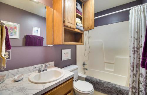 Dock and Water-View Deck Home on Lake Dardanelle - Foto 16