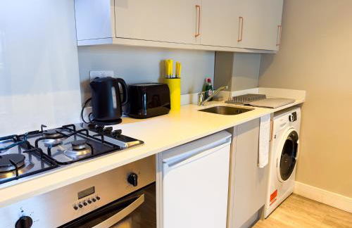 INACTIVE The A 1 Bedroom Apartment by AltoLuxoExperience Short Lets & Serviced Accommodation with Parking & Wifi - Foto 23