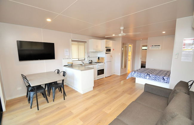 Torrumbarry Weir Holiday Park - Photo 19