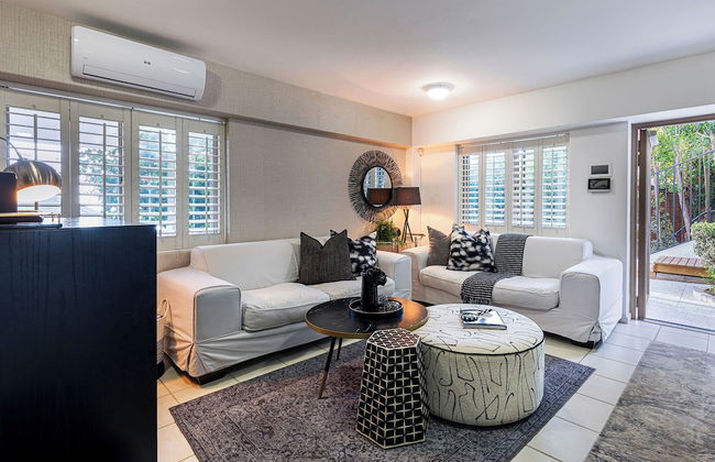 Clifton YOLO Spaces – Clifton Mansion Villa - Photo 71