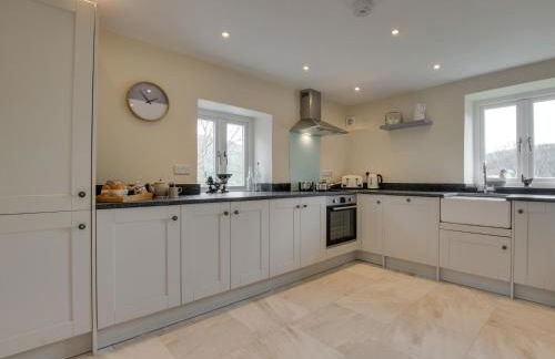 2 Bed in Llanfairtalhaiarn 88974 - Photo 4