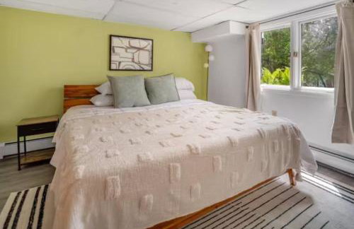 Cayuga bungalow on lake—sleeps 13—outdoor firepit - Foto 8