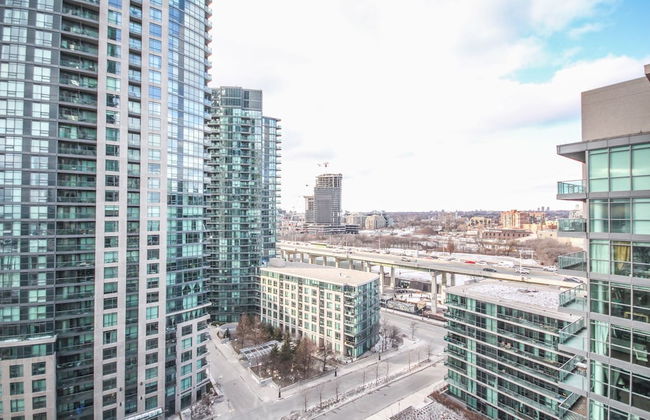 Sarkar Suites - Fort York Blvd - Foto 19