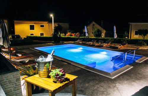 Merita Apartments with Pool - Photo 80
