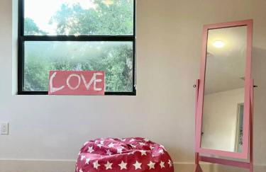 Super stylish 4 BR Home Steps from the Fun - Foto 30