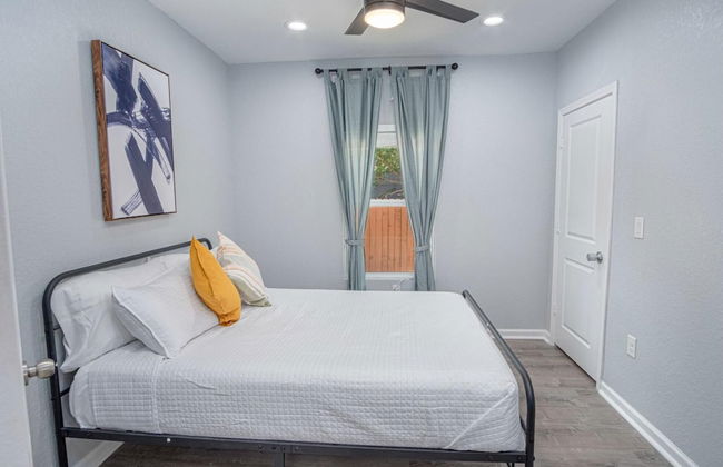 Newly Remodeled 4BR 2BA Near Amazing Downtown - Photo 21