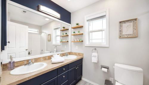 Stylish 3BR Home EV Outlet Near Light Rail - Foto 4