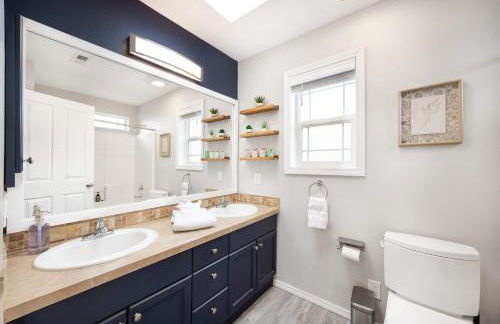 Stylish 3BR Home EV Outlet Near Light Rail - Foto 4