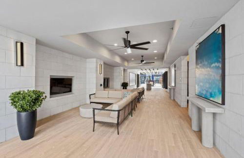 1BR Alongside Q2 and Domain With Pool, Gym and Free Parking - Foto 24