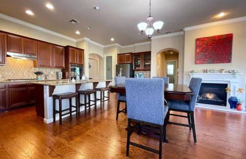 One Story Pet & Family Friendly Fireplace - Foto 1