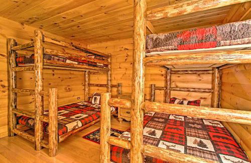 Fire Pit and Hot Tub Poconos Family Cabin! - Foto 28