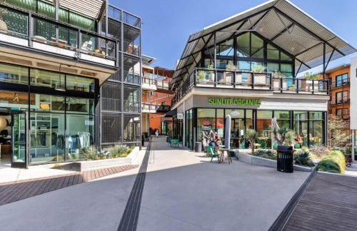 Boulevard Stays Walk to Downtown 1BR SoCo Pool Parking Gym 01 - Foto 23