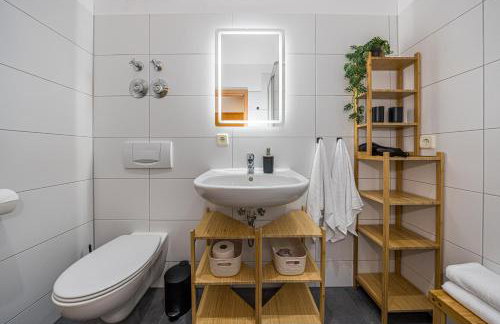 LeHaStays - Apartment Buckau 16 I WLAN I SmartTV - Photo 10