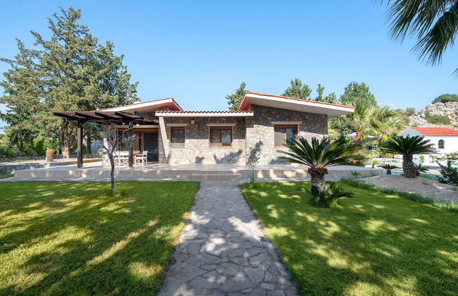 Madia Villa - Photo 20