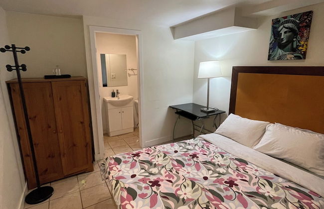 West Broadway guesthouse - Photo 28