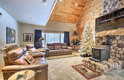 Phelps Cabin on 26 Acres with Fire Pit! - Foto 4