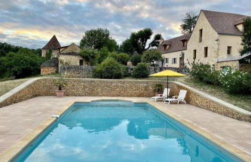 Charming 19th Century Farmhouse with Pool - Foto 22