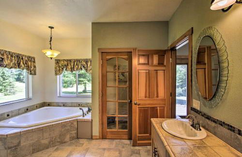 Serene South Bend Family Escape Dogs Welcome - Photo 12